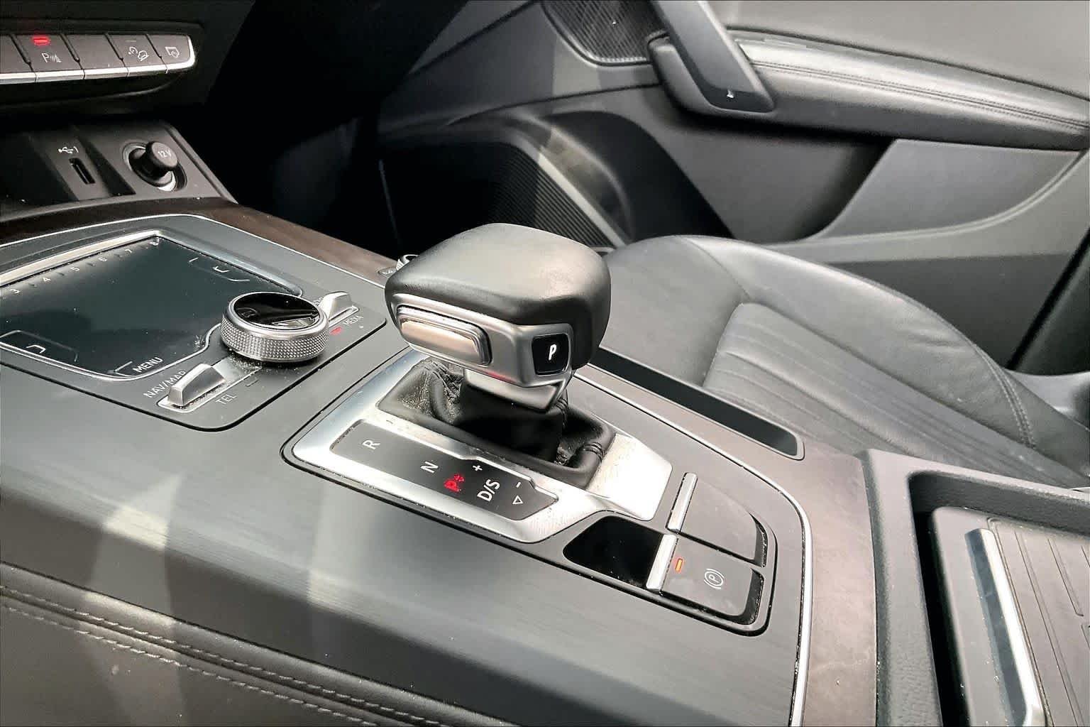 Used 2019 Florett Silver Metallic Audi Premium Plus image 17