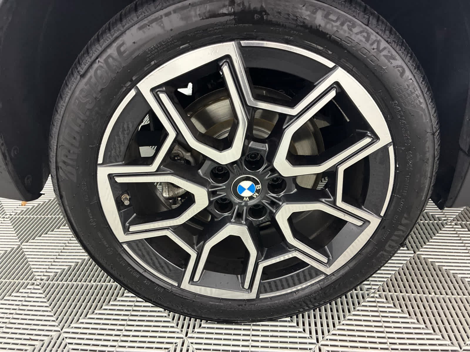 Used 2026 Skyscraper Grey Metallic BMW xDrive28i image 9