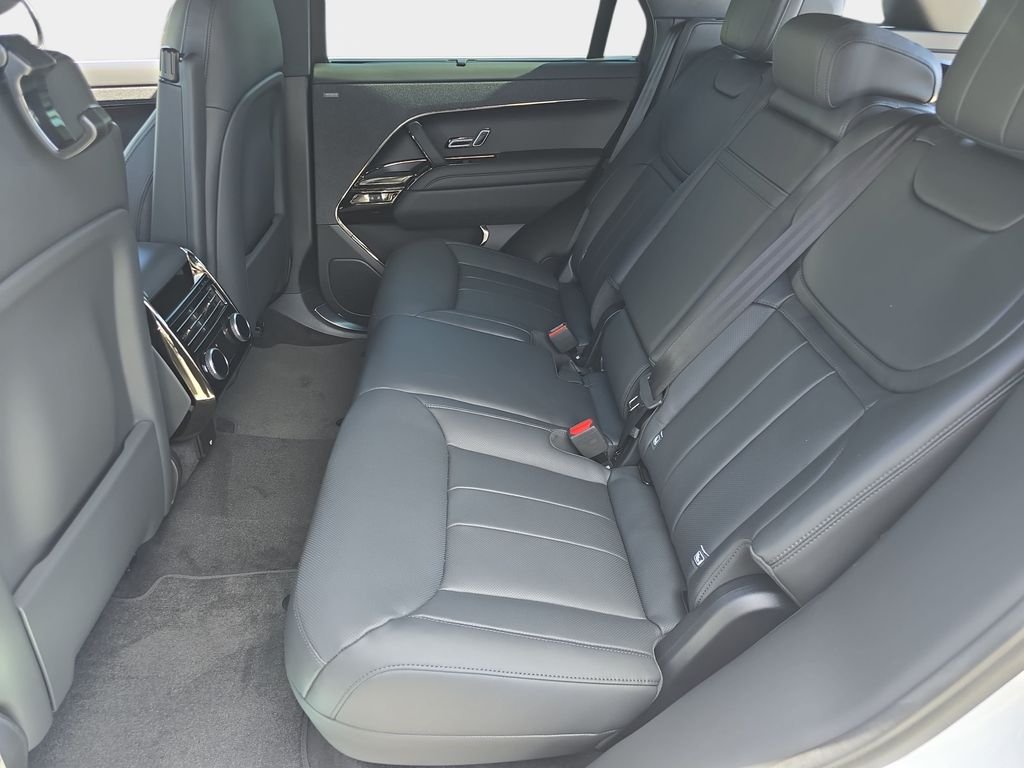 New 2026 Fuji White Land Rover Dynamic SE image 15