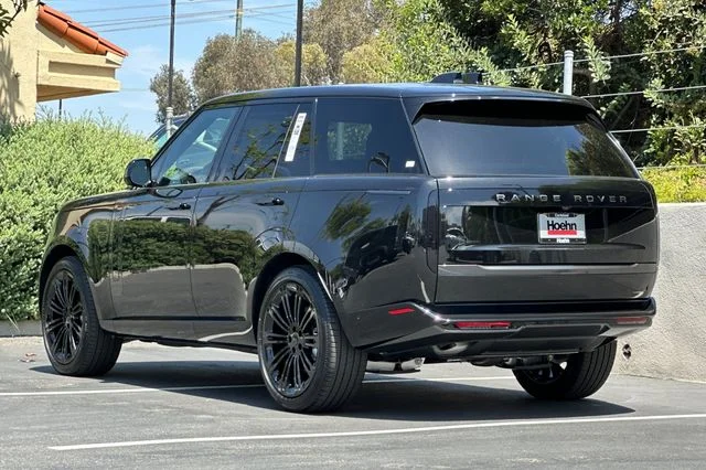 New 2026 Santorini Black Land Rover SE image 3