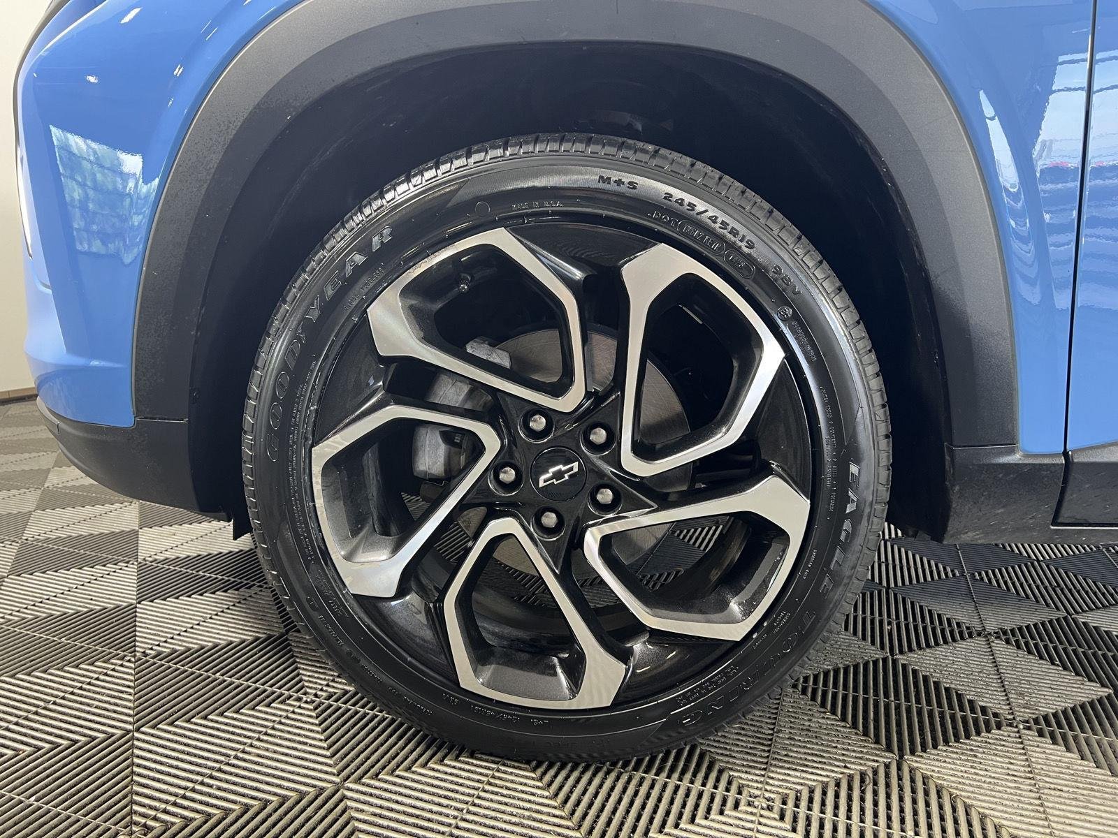 Used 2024 Fountain Blue Chevrolet 2RS image 30