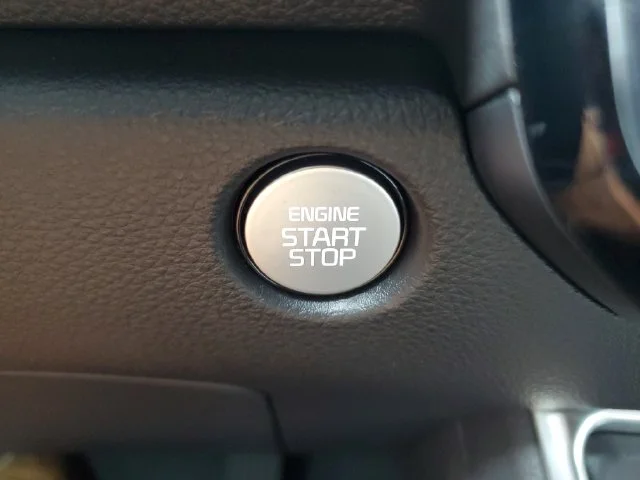 New 2027 Ivory Silver Kia EX image 30