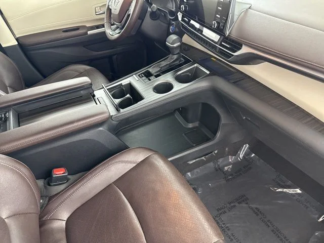 Used 2021 White Toyota Platinum image 23