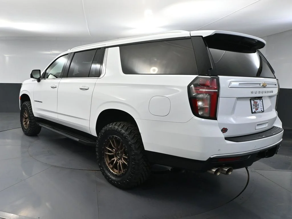 Used 2021 White Chevrolet High Country image 9