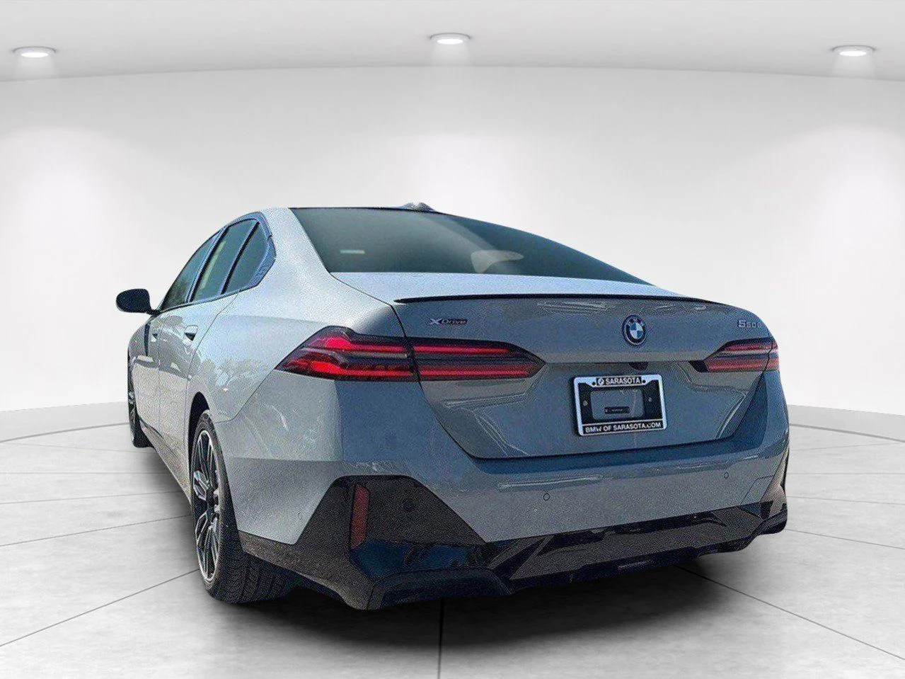 2026 BMW 5 Series 550e - Photo 6