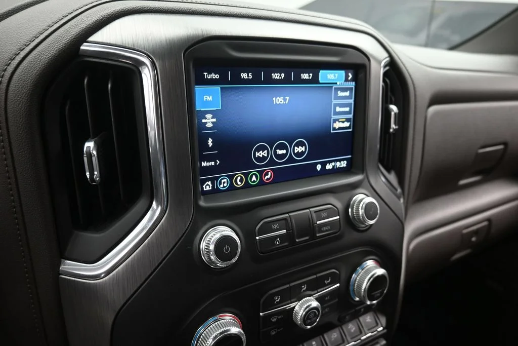 Used 2019 White GMC Denali image 21
