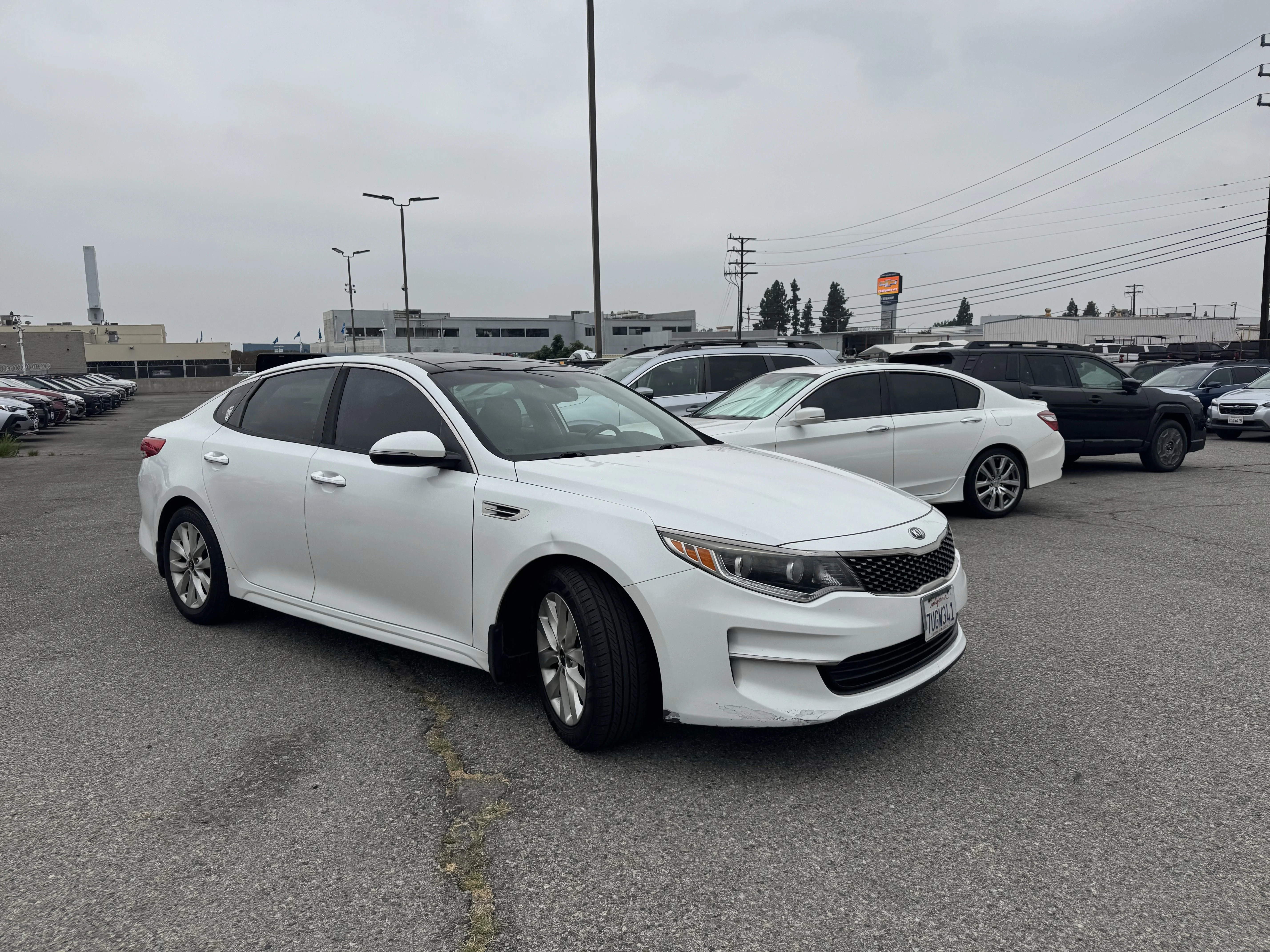 Used 2016 Snow White Pearl Kia EX image 2