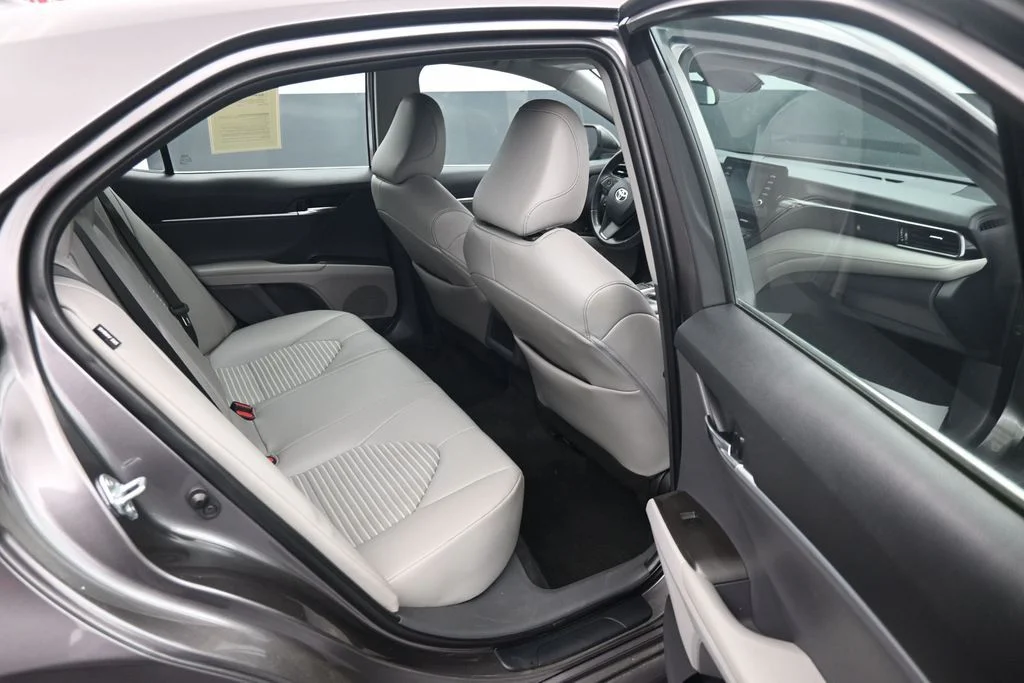 2022 Toyota Camry SE - Photo 12