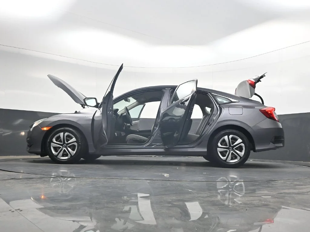 Certified Used 2018 Lunar Silver Metallic Honda LX image 42