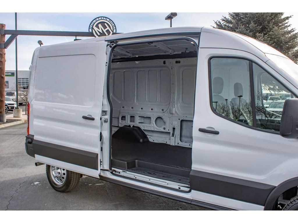 New 2026 OXFORD WHITE Ford Base image 33