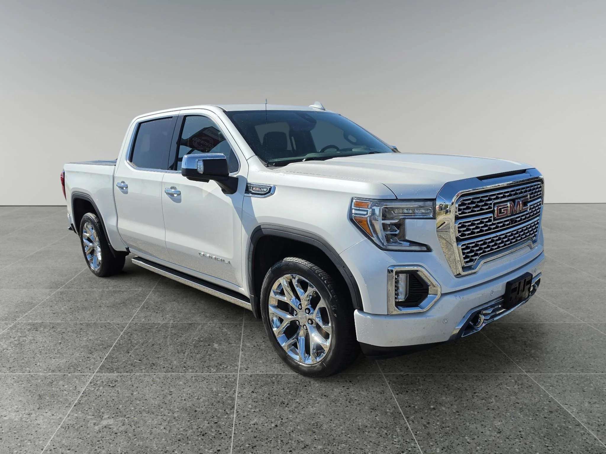Used 2020 White Frost Tricoat GMC Denali image 8