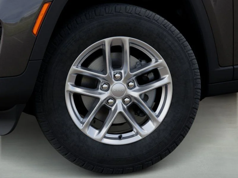 New 2026 Baltic Gray Metallic Clear-Coat Exterior Paint Jeep Laredo image 8
