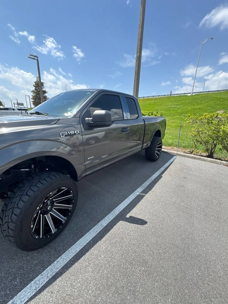 Used 2017 Gray Ford XL image 4
