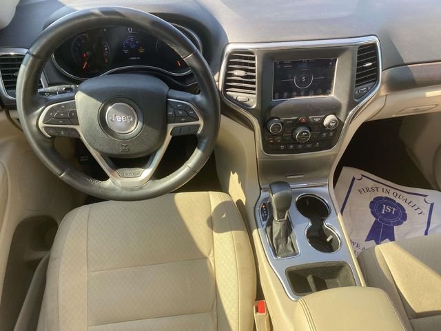 Used 2018 White Jeep Laredo E image 10