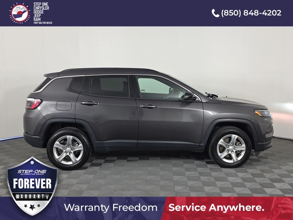 Used 2024 Gray Jeep Latitude image 7