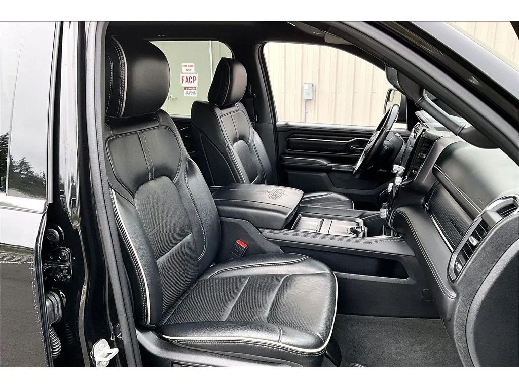 Used 2022 Diamond Black Crystal Pearlcoat Ram Limited image 7