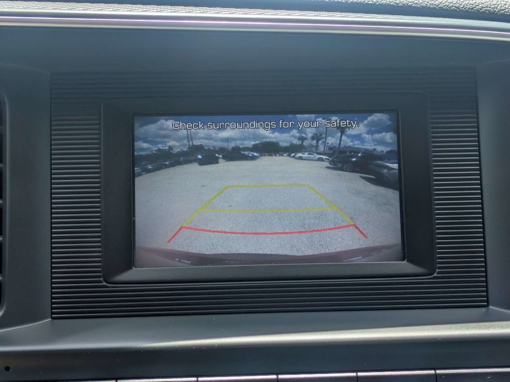 Used 2020 Red Hyundai SE image 19