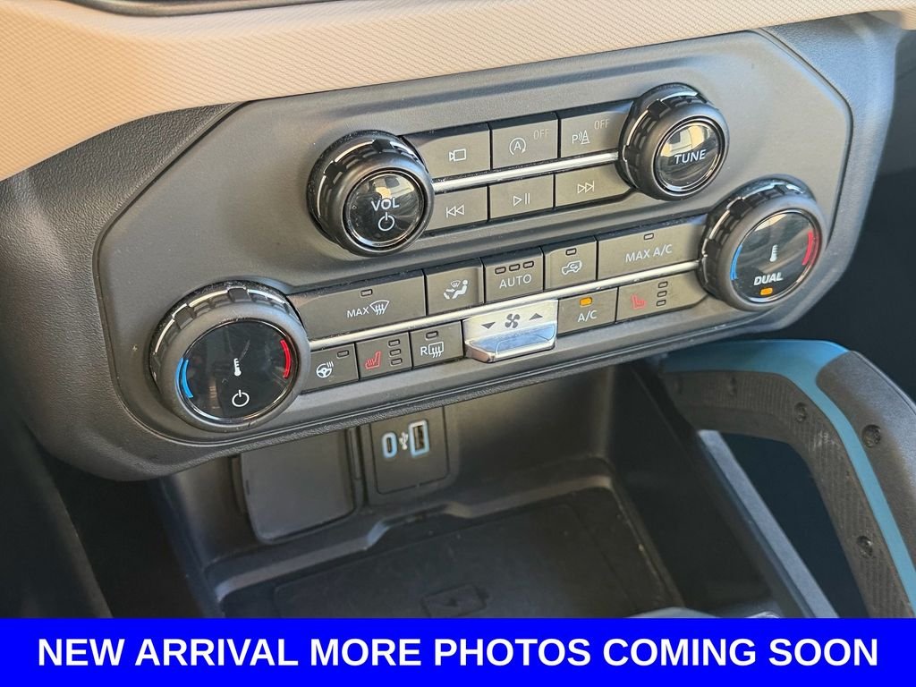 Used 2022 Gray Ford Wildtrak image 25