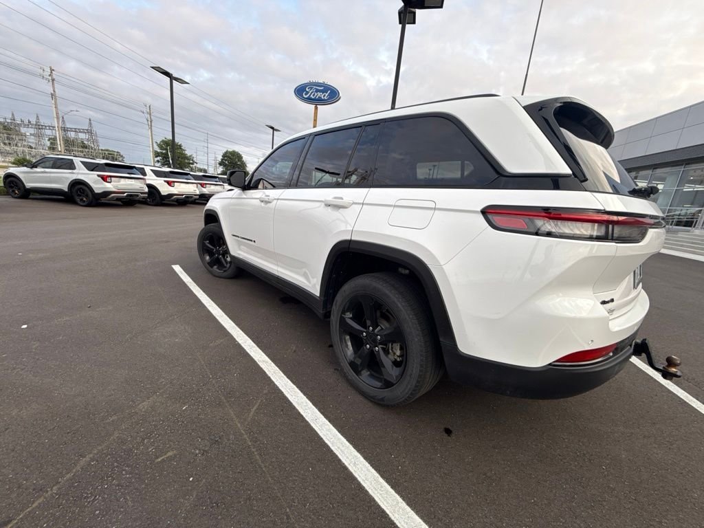 Used 2023 White Jeep Limited image 7