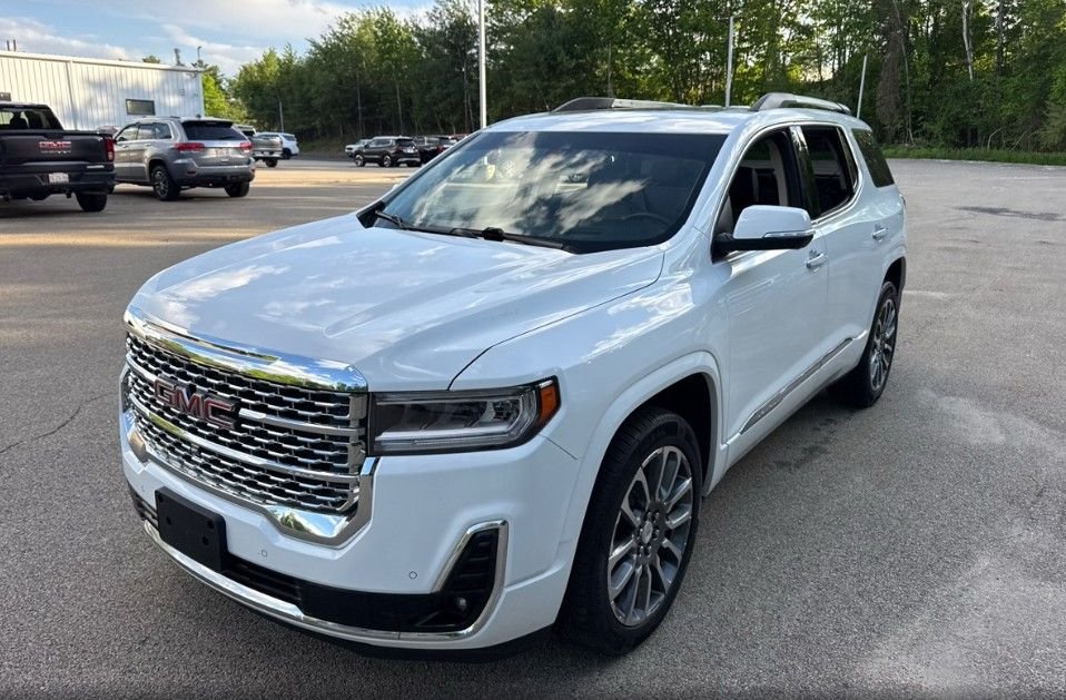Used 2022 White GMC Denali image 3