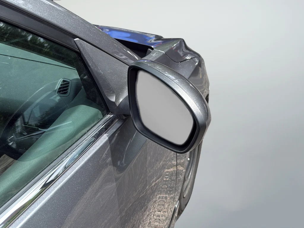 Used 2020 Gray Nissan S image 7