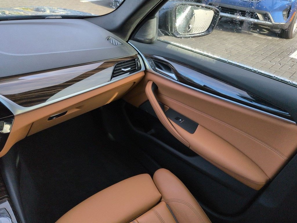 Used 2023 Black Sapphire Metallic BMW 540i xDrive image 17