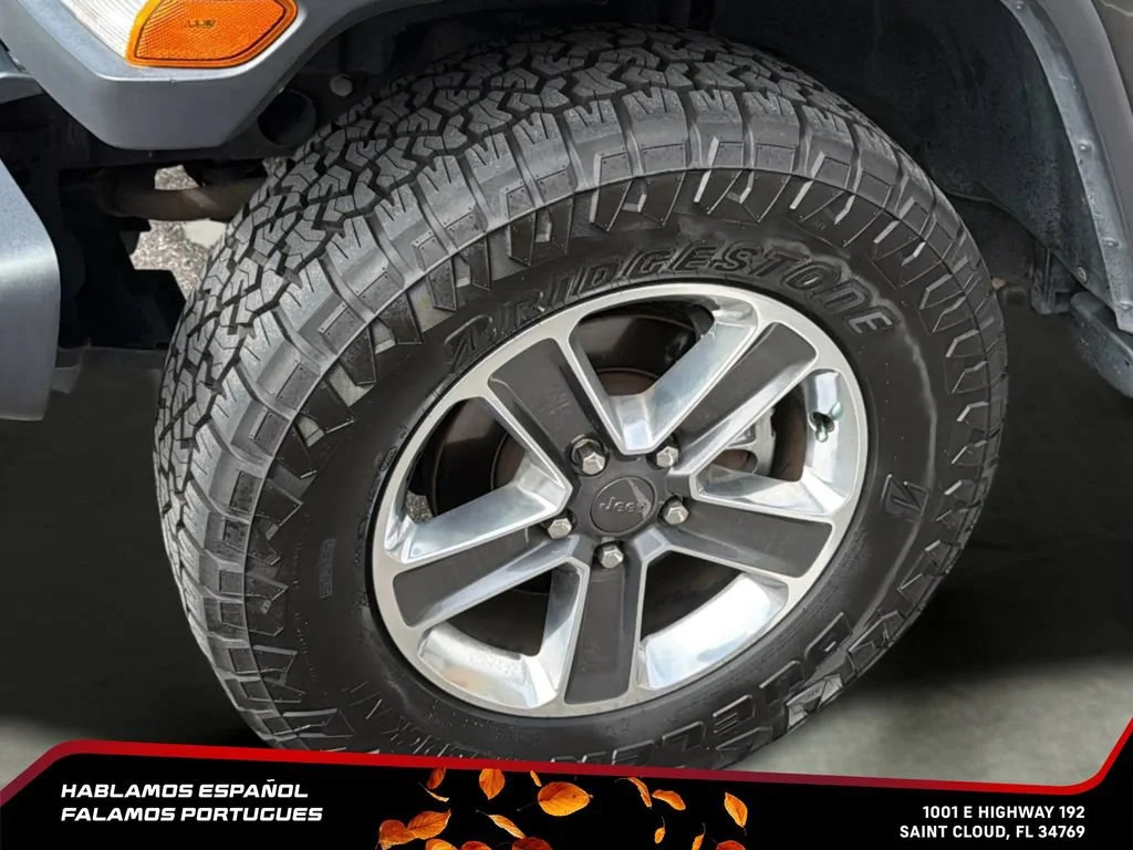 Used 2019 Black Jeep Sahara 4x4 image 32