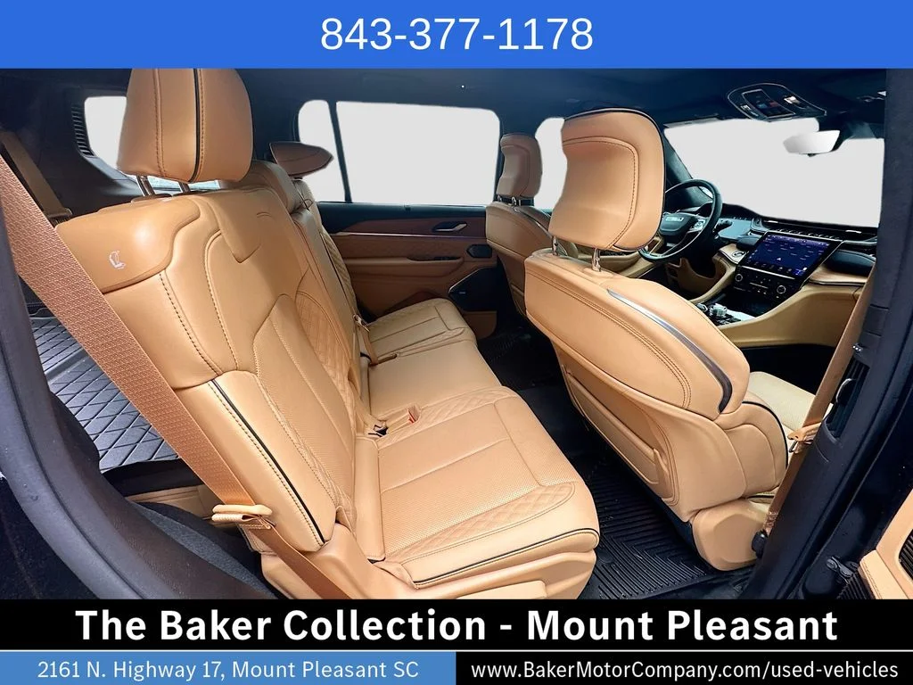 Used 2025 Diamond Black Jeep Summit image 30