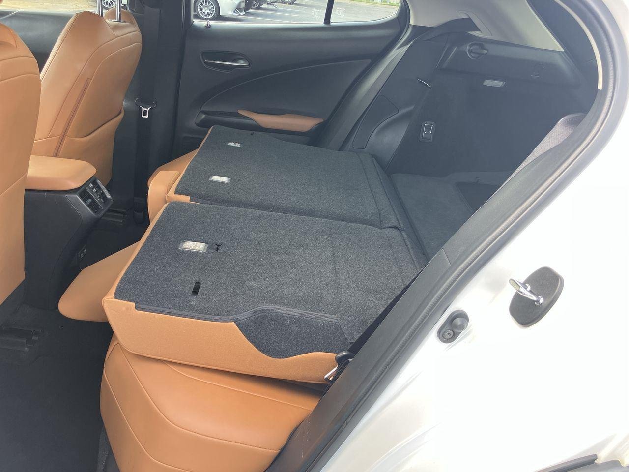 Used 2020 White (Eminent White Pearl) Lexus 200 image 24