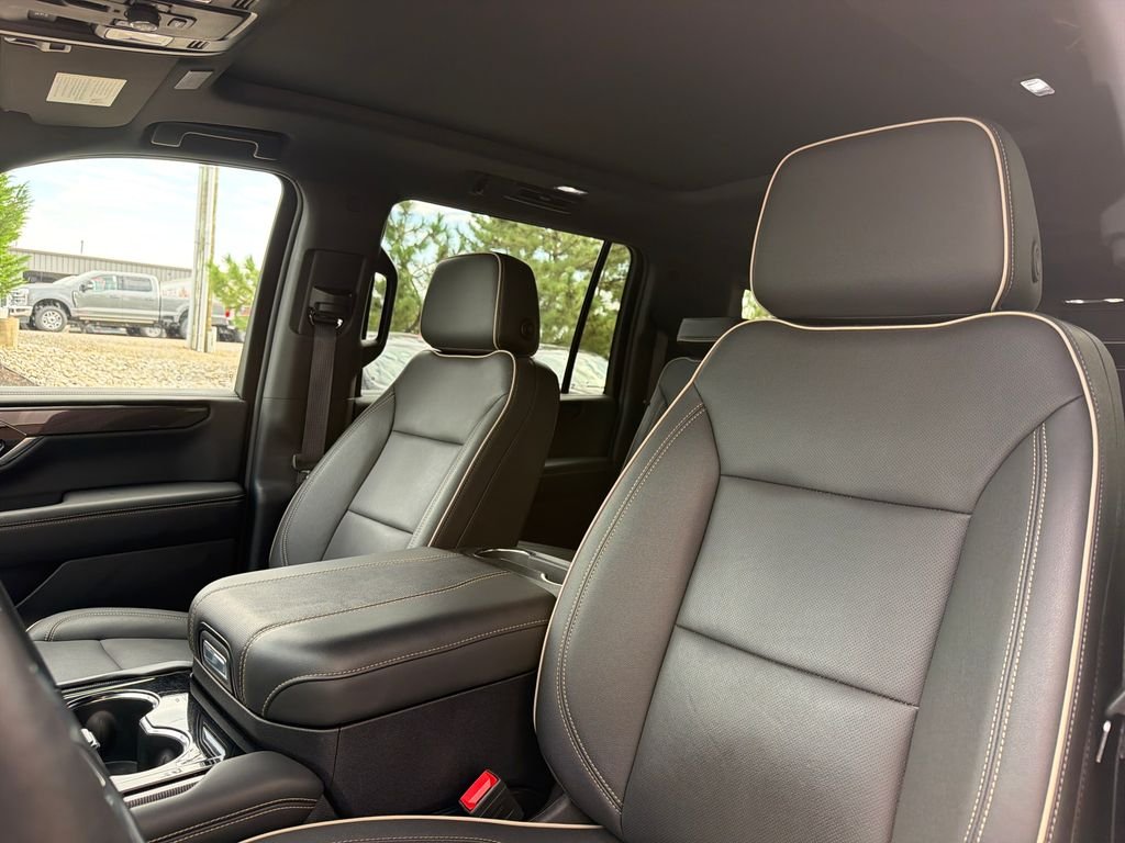 Used 2025 Sterling Metallic GMC Elevation image 15