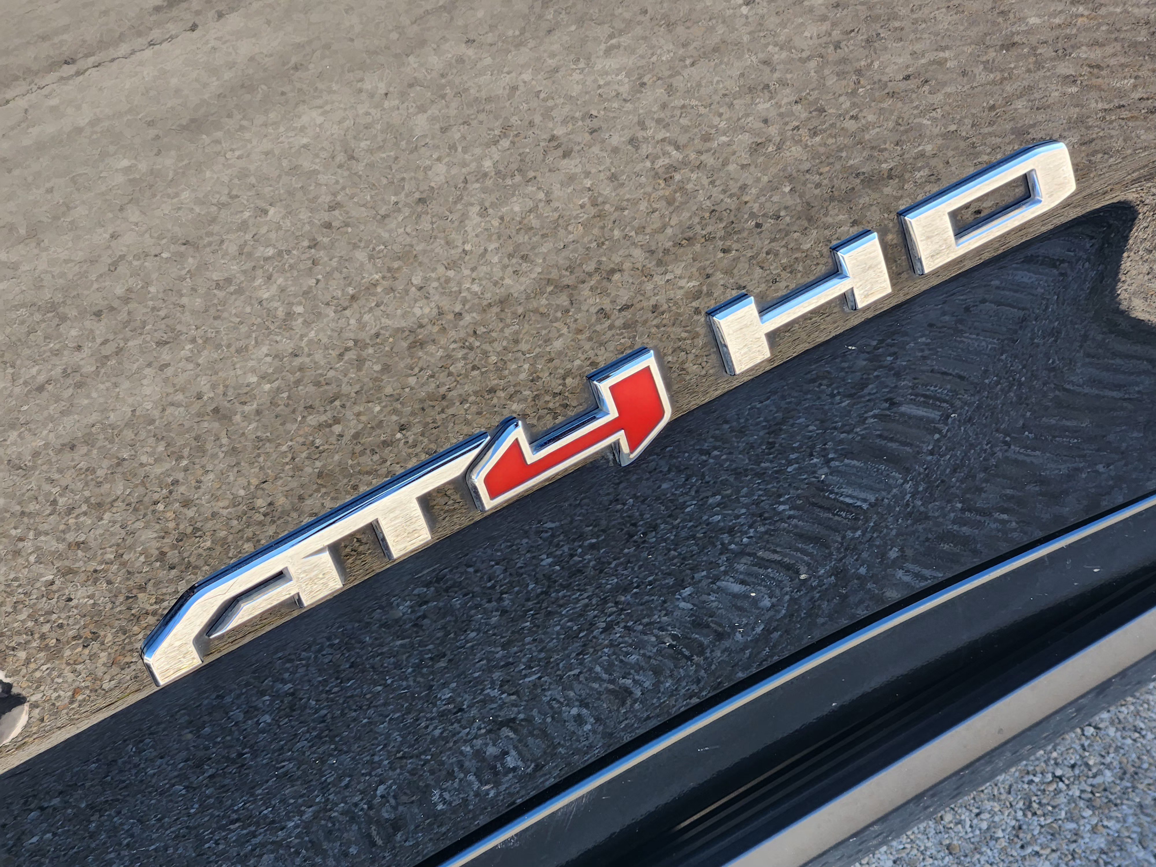 Used 2023 Onyx Black GMC AT4 image 12