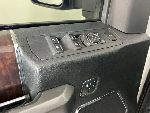 Used 2017 White Ford Platinum image 18
