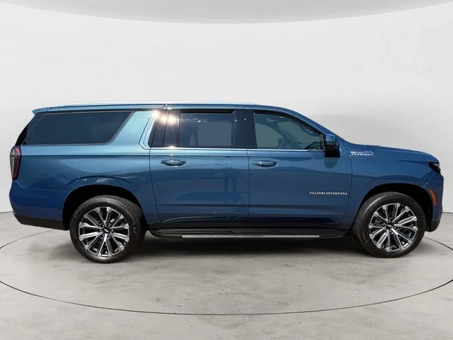 Used 2026 Lakeshore Blue Chevrolet High Country image 4