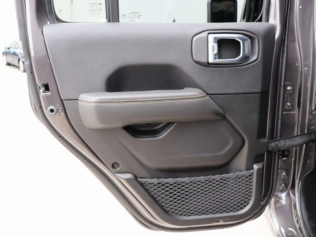 2026 Jeep Wrangler 4-Door Sahara - Photo 16