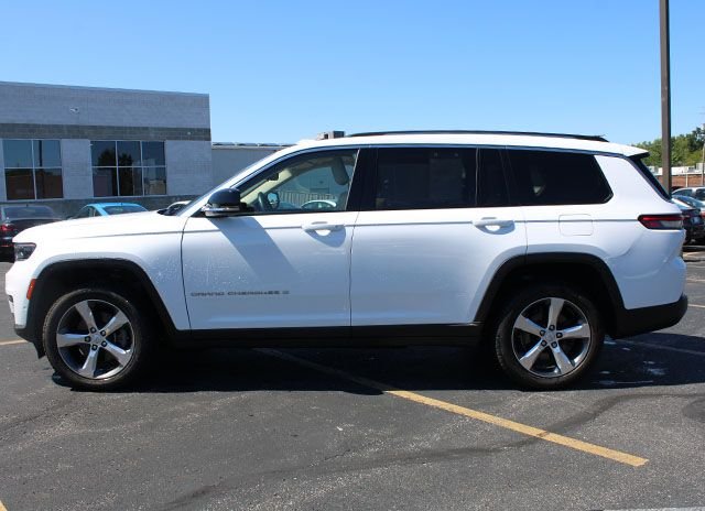 Used 2021 Bright White Clearcoat Jeep Limited image 7