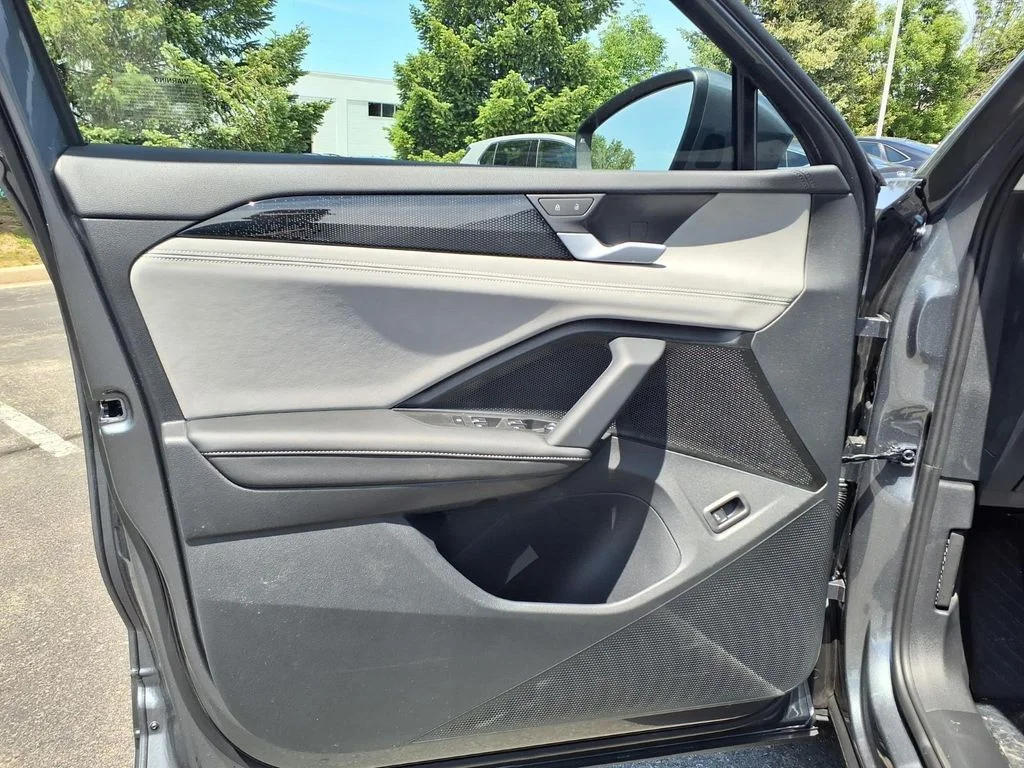 New 2026 Platinum Gray Metallic Volkswagen 2.0T SE image 9