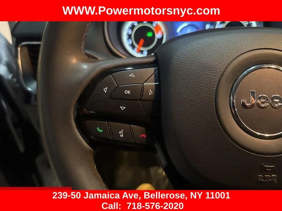 Used 2023 White Jeep Altitude image 37