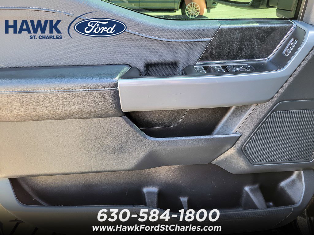 Used 2023 Oxford White Ford XLT image 17