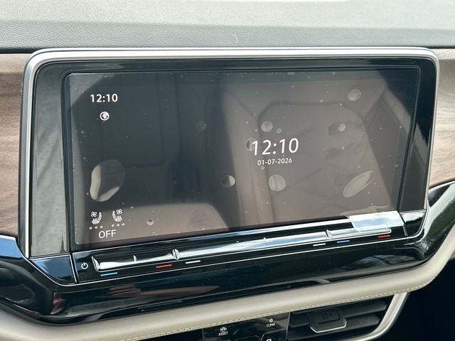 New 2026 Silver Volkswagen 2.0T SE w/Technology image 30