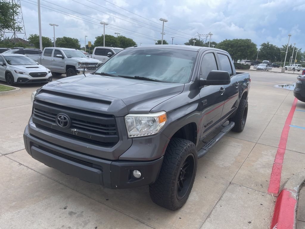 2016 Toyota Tundra SR5 5.7L 4WD FFV Crew Max Short Bed's photo