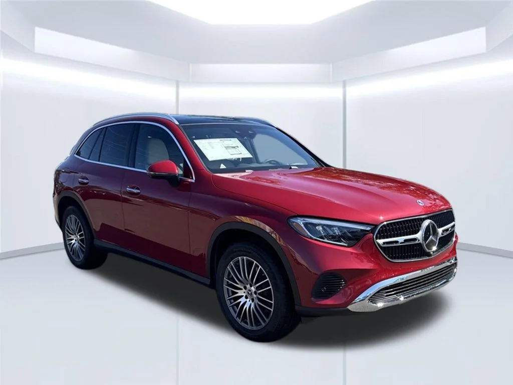 New 2027 MANUFAKTUR Patagonia Red Metallic Mercedes-Benz GLC 300 image 42