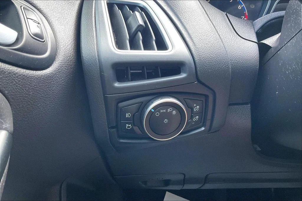 Used 2016 Blue Ford RS image 34