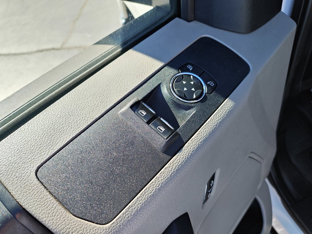 Used 2020 White Ford XL image 11