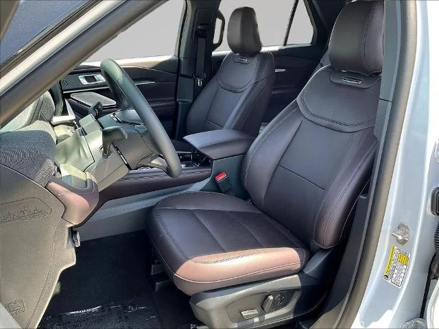 New 2026 Space White Metallic Ford Platinum™ image 63