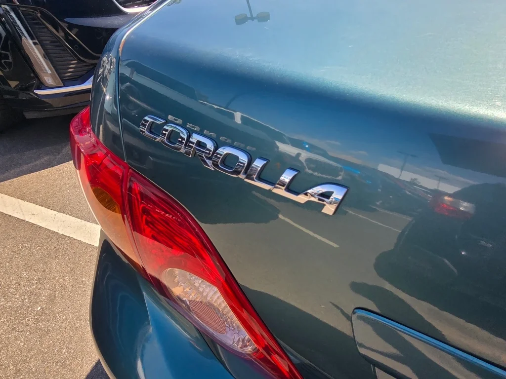 Used 2009 Capri Sea Metallic Toyota LE image 10