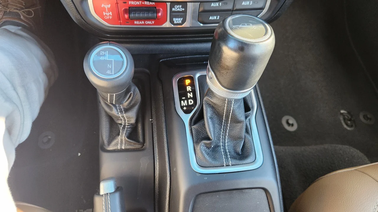 Used 2020 Silver Jeep Rubicon image 13