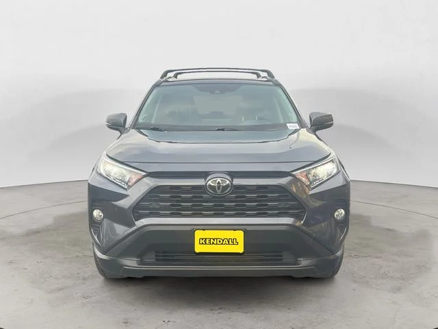 Used 2019 Gray Toyota XLE Premium image 8