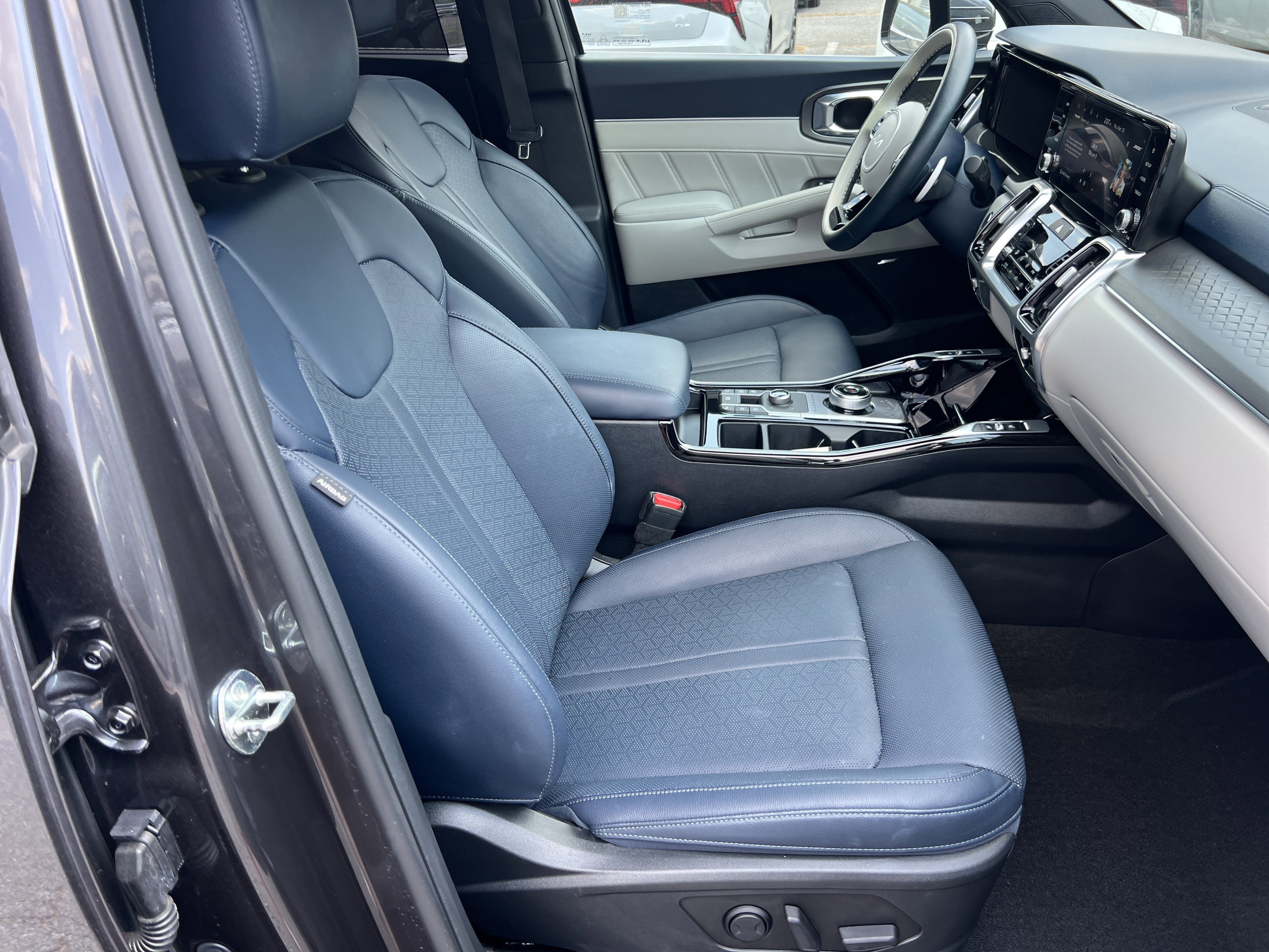 Certified Used 2023 Platinum Graphite Kia SX Prestige image 13