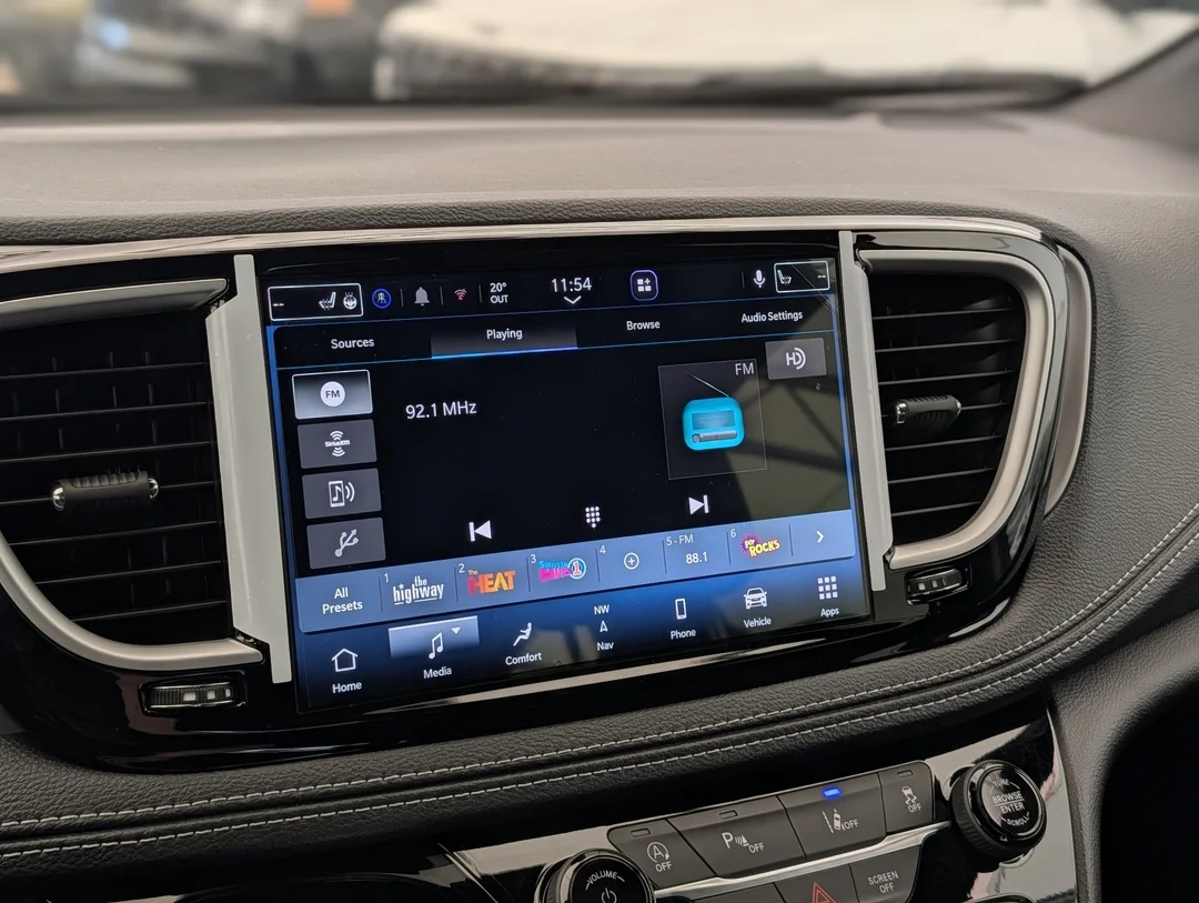 New 2027 Black Chrysler Select - - AWD - 3.6L Pentastar V6 - Adaptive Cruise Control - Blind Spot Monitor & More! image 21