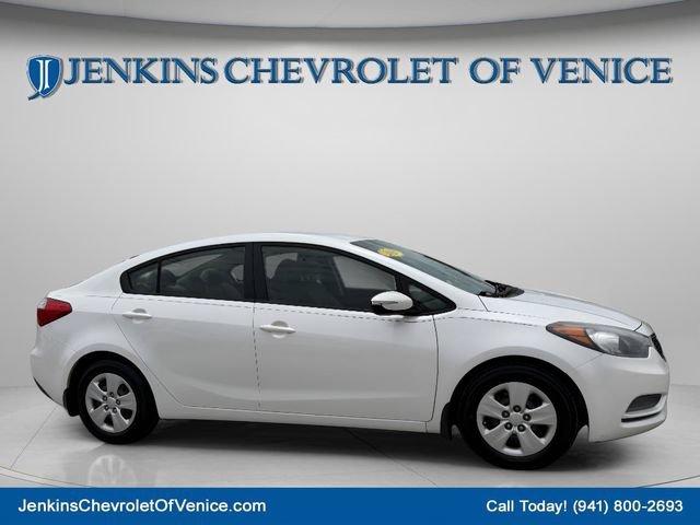 Used 2015 White Kia LX image 2